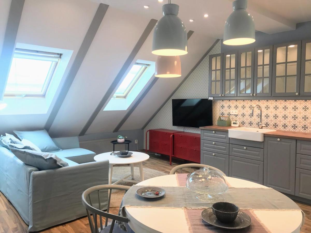 Attic Apartment On Waterfront / View / Netflix Prague Luaran gambar